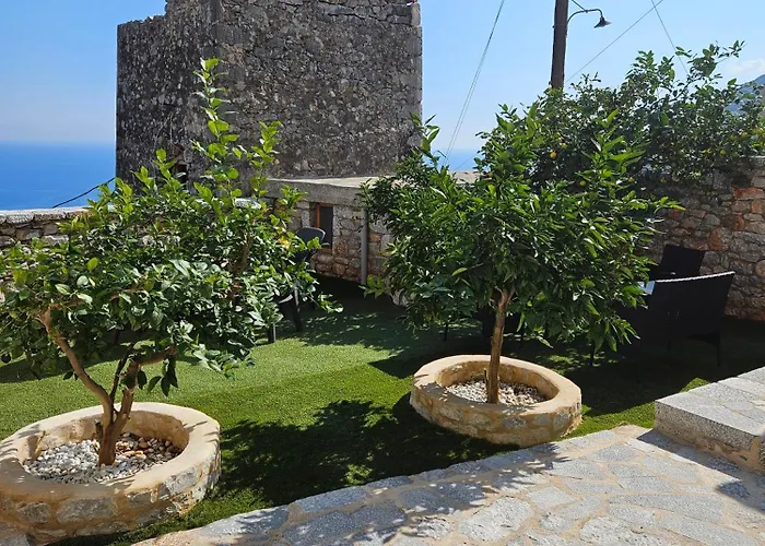 Rigas Stone Tower East Mani 3 شقة *